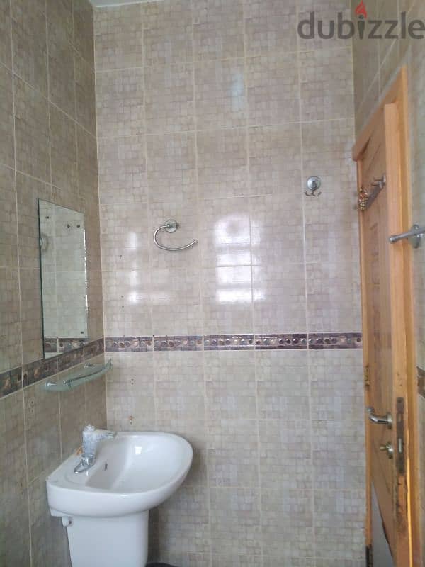 1bhk flat in 2nd floor with ac 130/= wadikaber behind pinor hotel 7