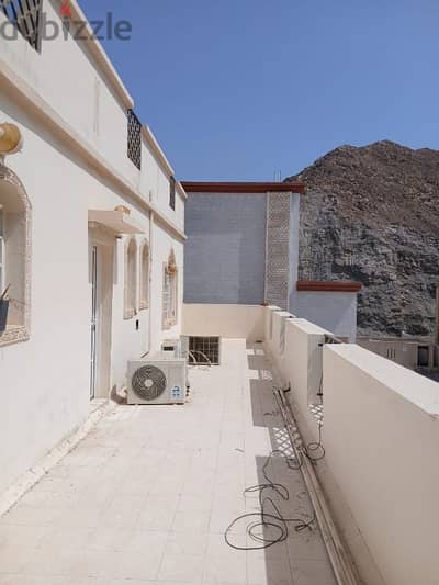 1bhk flat in 2nd floor with ac 130/= wadikaber behind pinor hotel