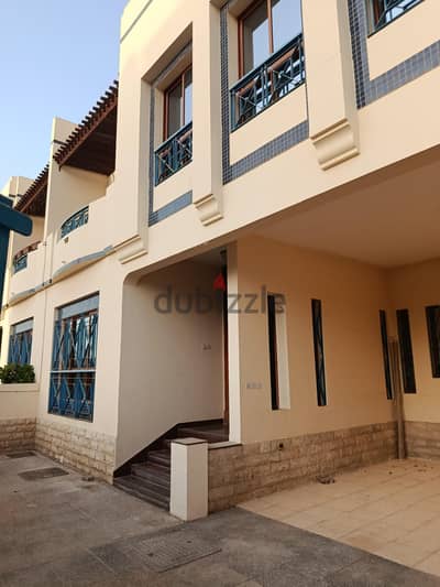 5+1 Villa for Rent in Azaiba