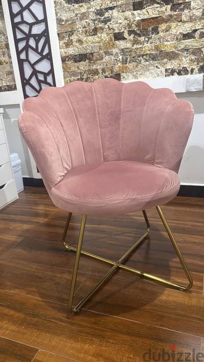 Pink steel shell-style vanity chair