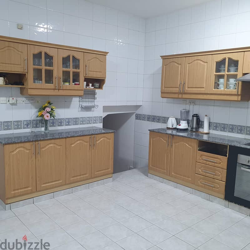 furnished rooms attach washroom,balcony, sharing kitchen all facility 2
