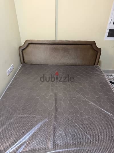 KING SIZE BED AND MATTRESS