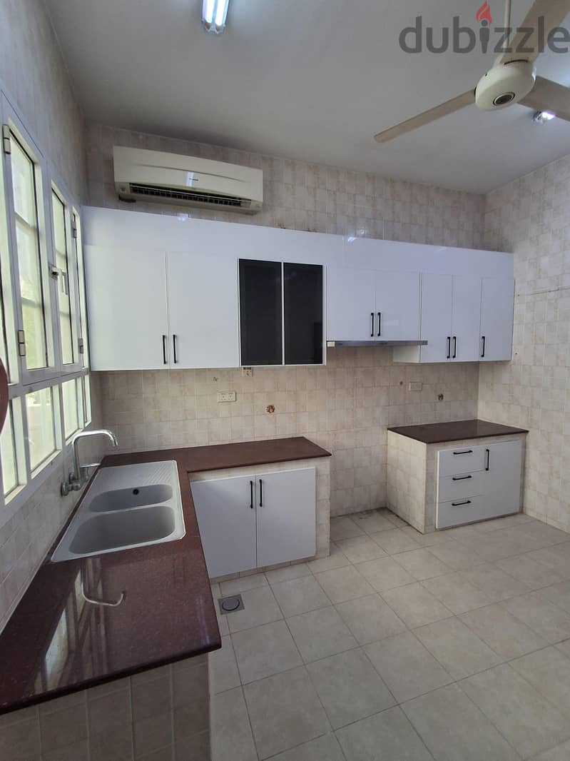 Ghubrah North Prime Location Villa 4 Bedrooms For Rent 6