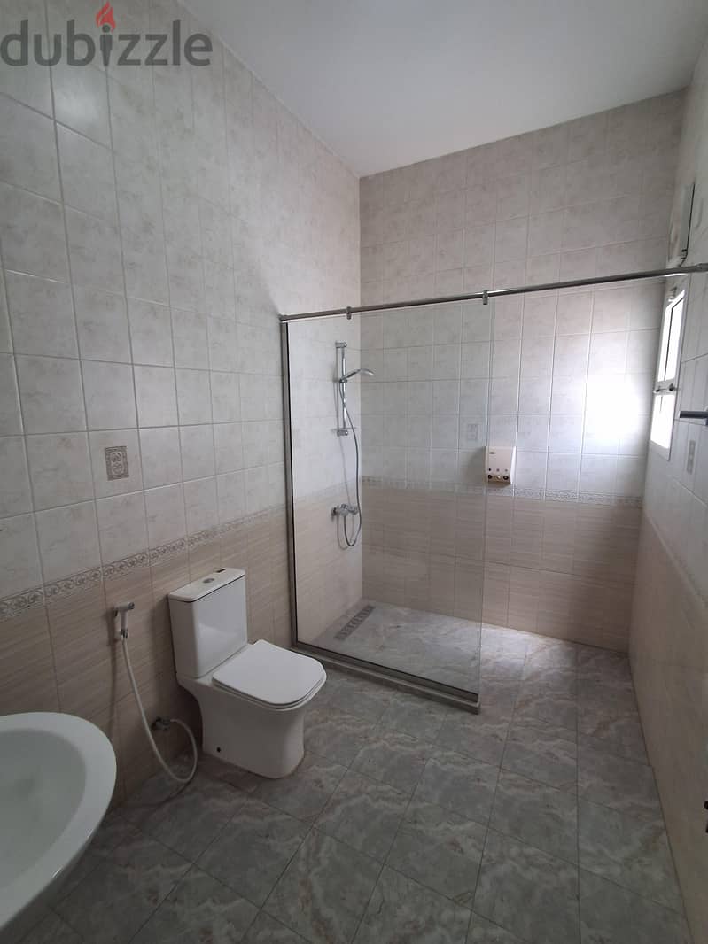Ghubrah North Prime Location Villa 4 Bedrooms For Rent 14