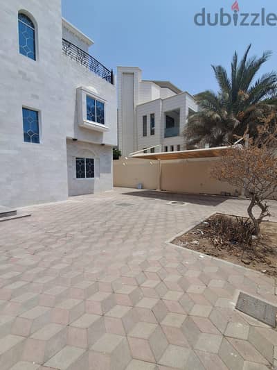 Alkhuwer prime location villa 4+1 for rent