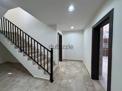 فيلا للايجار في الخوير /Villa 5BHK  For Rent In Al Khuwair