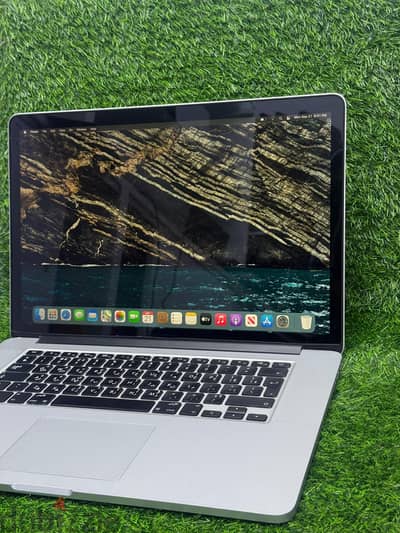 MacBook Pro 15 inch core i7 Processor Ratina display offer