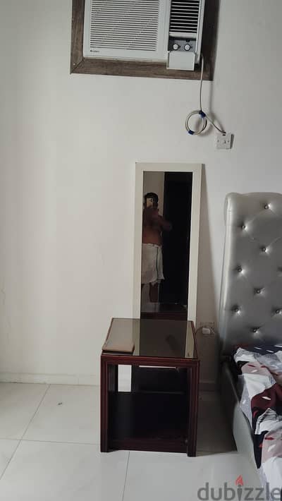 Room for rent Executive bachelor near Ruwi Bus station available 1/10/