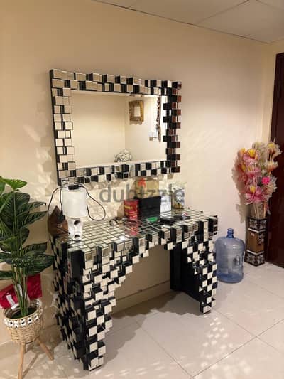 Elegant Mirror Console Table Set for Sale