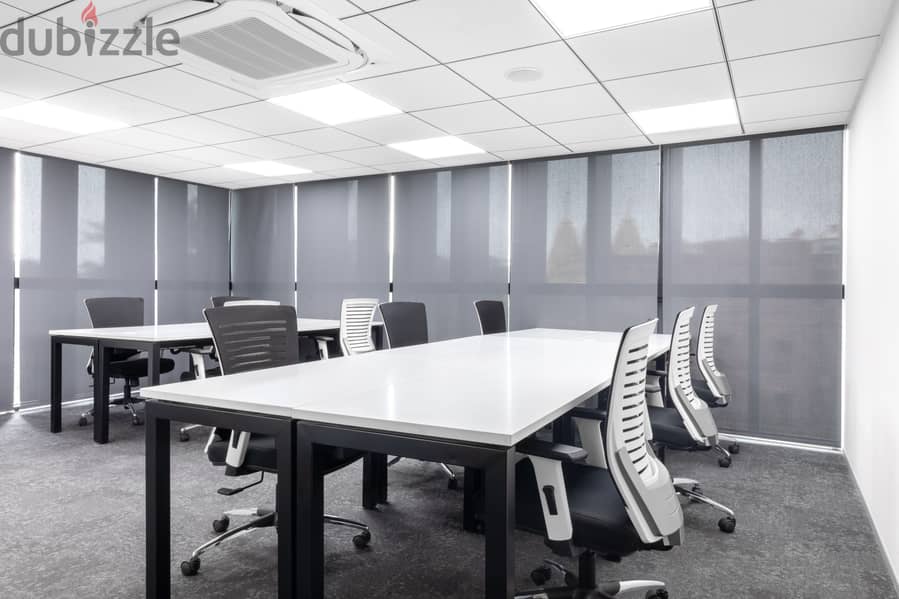 Open plan office space for 10 persons in Muscat, Pearl Square 2