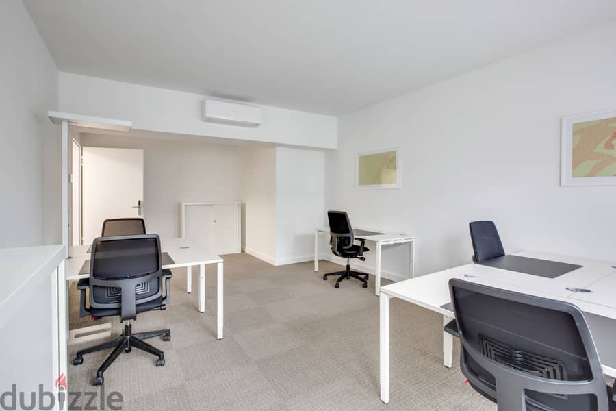 Open plan office space for 10 persons in Muscat, Pearl Square 6