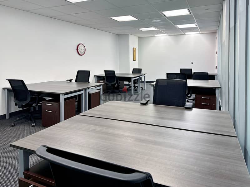 Open plan office space for 10 persons in Muscat, Pearl Square 8
