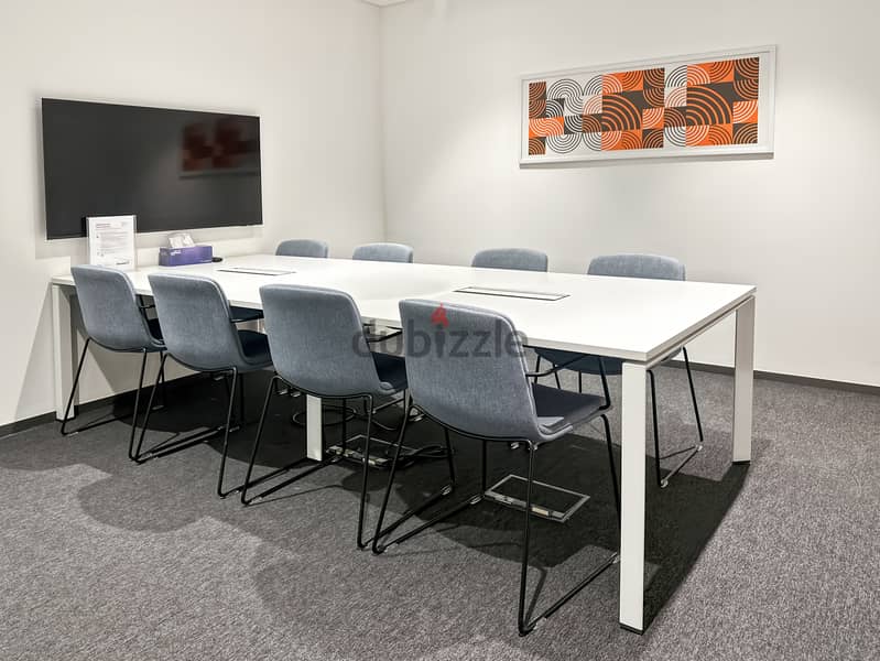Fully serviced open plan office space for you and your team in Muscat, Pearl Square 4