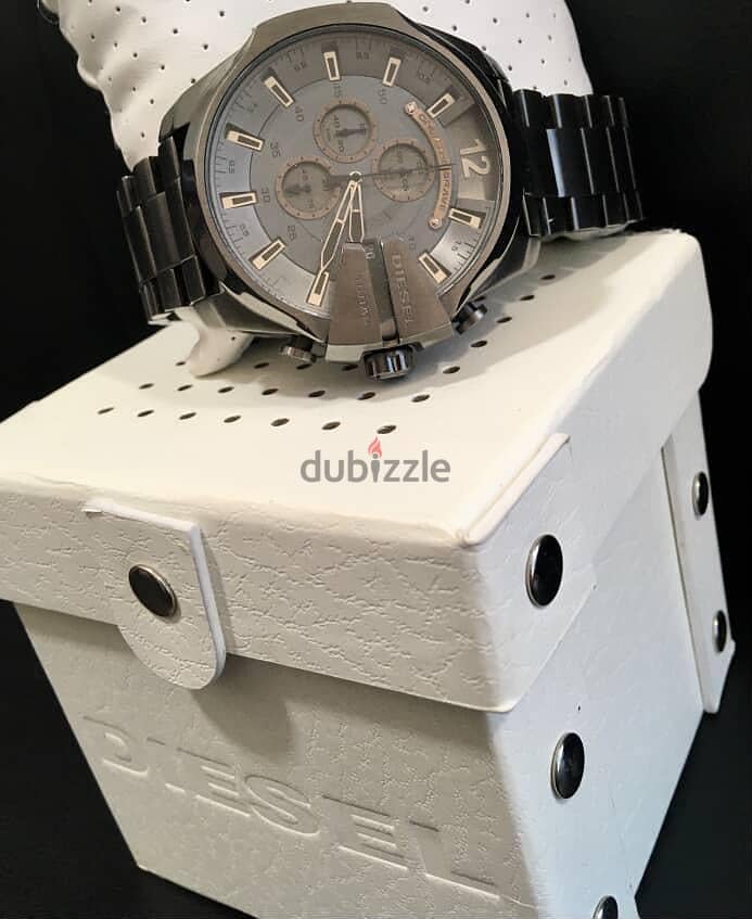 Diesel mega chef chronograph model DZ4282 2