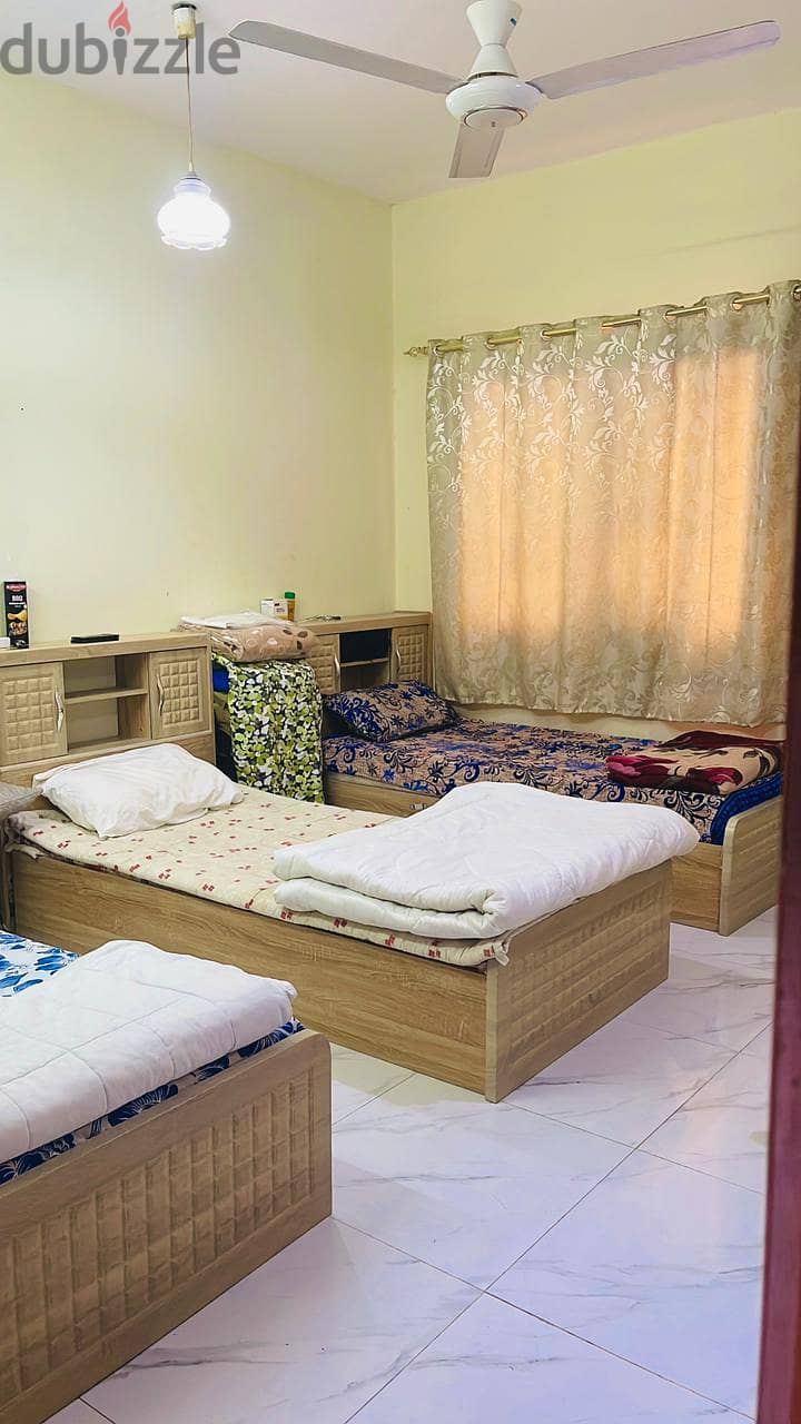 bed space available al khuwair 33 1