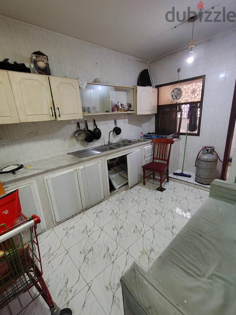 bed space available al khuwair 33 3