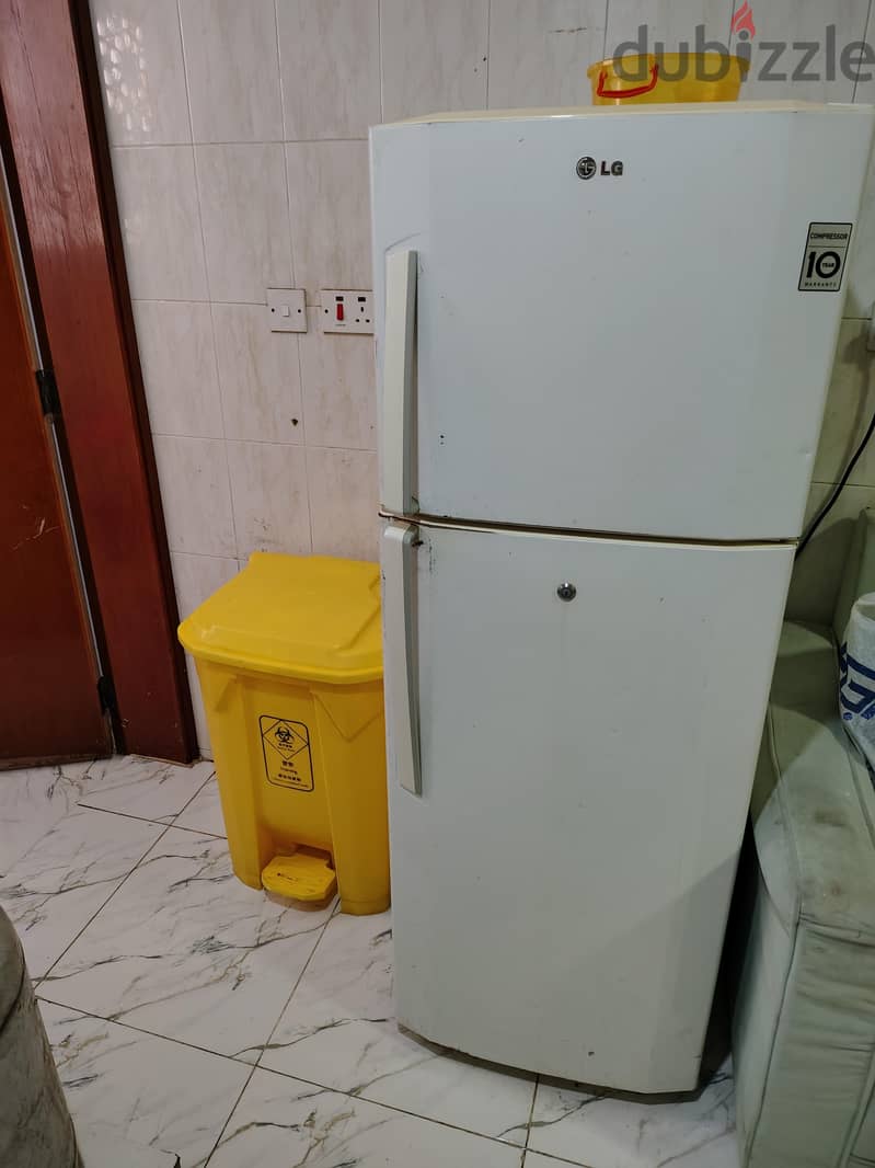 bed space available al khuwair 33 4