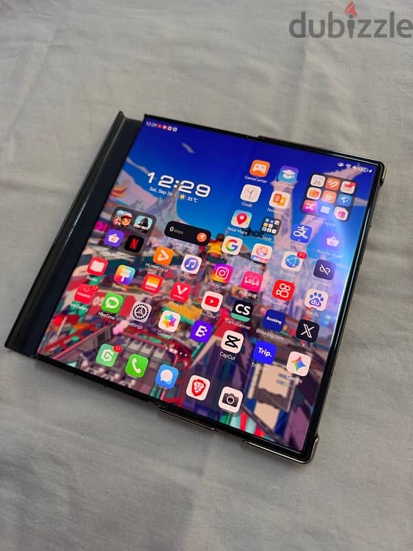 Huawei Mate XT Trifold Ultimate Edition 16gb 1TB. Excellent Condition. 9