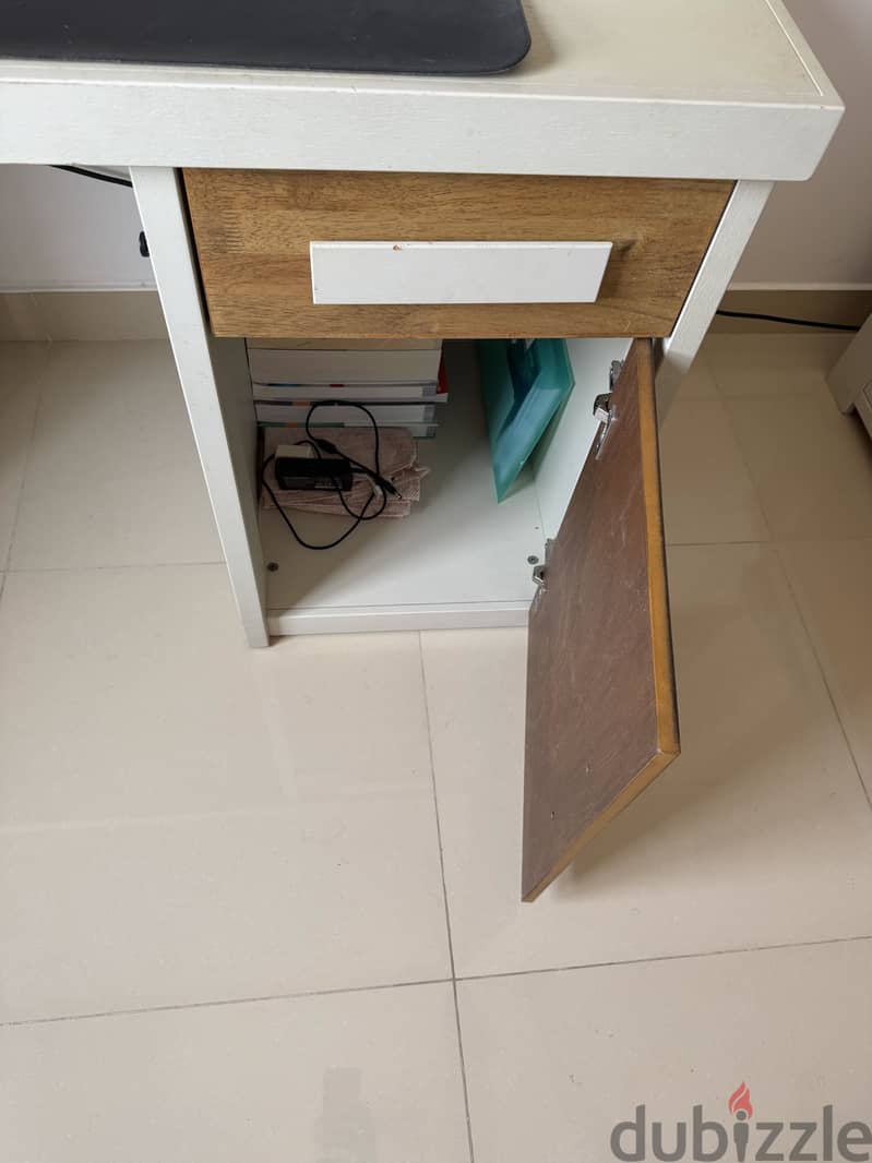 Study table 8