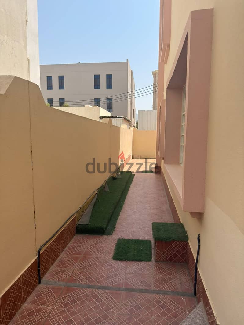 فيلا فاخرة للإيجار في مرتفعات الأنصب حديقة واسعة ومساحات رحبة Spacious Villa for Rent in Al Ansab 1
