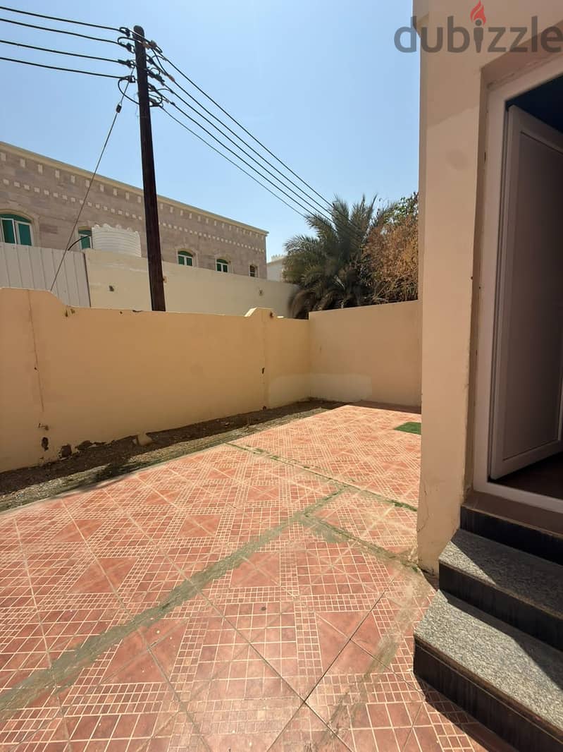 فيلا فاخرة للإيجار في مرتفعات الأنصب حديقة واسعة ومساحات رحبة Spacious Villa for Rent in Al Ansab 10