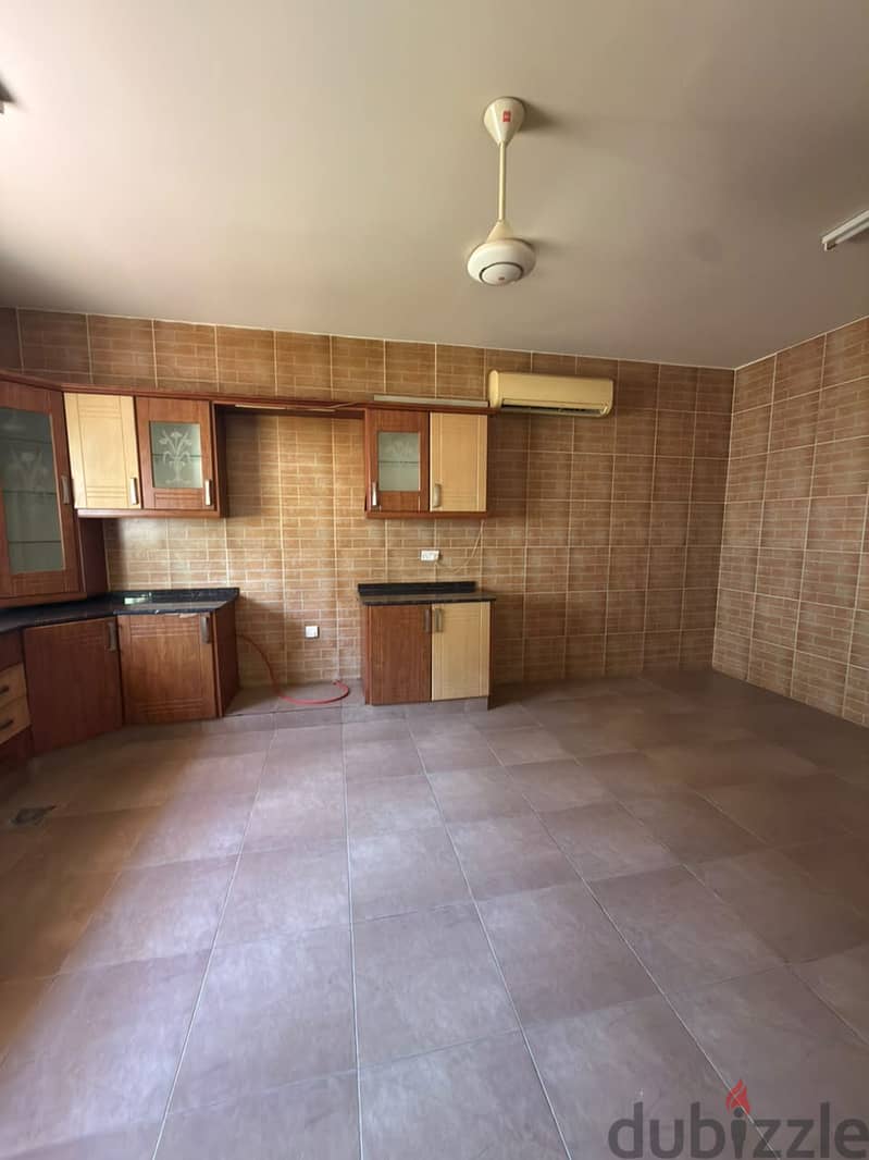 فيلا فاخرة للإيجار في مرتفعات الأنصب حديقة واسعة ومساحات رحبة Spacious Villa for Rent in Al Ansab 13