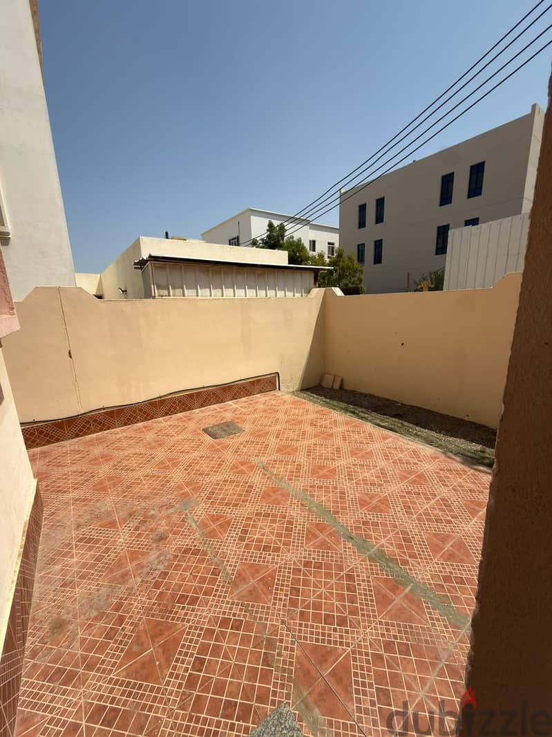 فيلا فاخرة للإيجار في مرتفعات الأنصب حديقة واسعة ومساحات رحبة Spacious Villa for Rent in Al Ansab 14