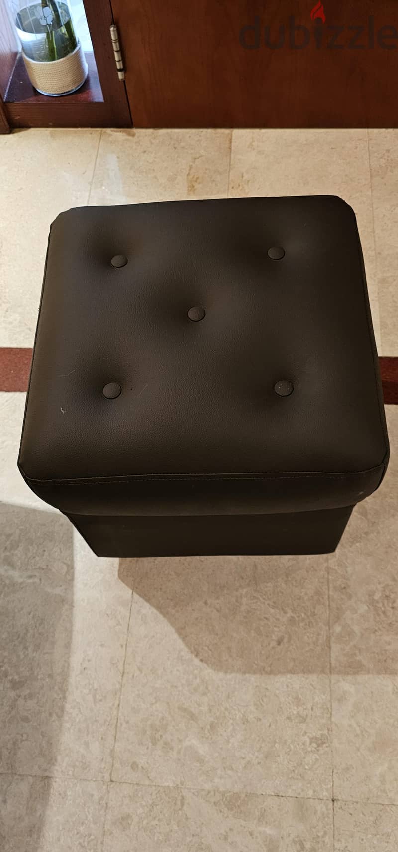 Table with 4 stools 2