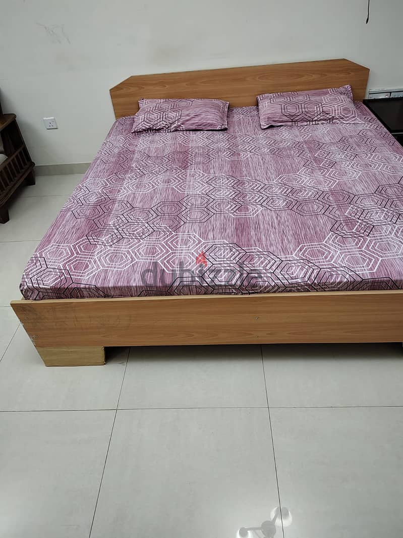 King Size Bed With Mattress- 28, Negotiable 3