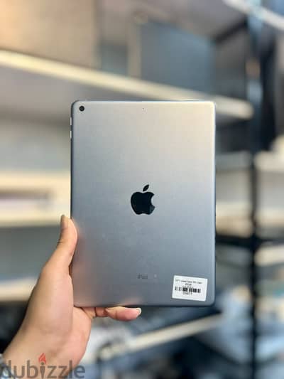 Used iPad 5th Generation in Oman | 32GB Storage