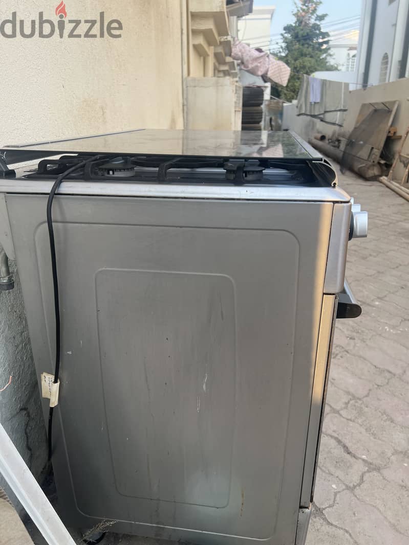 Cooking stove with oven 4