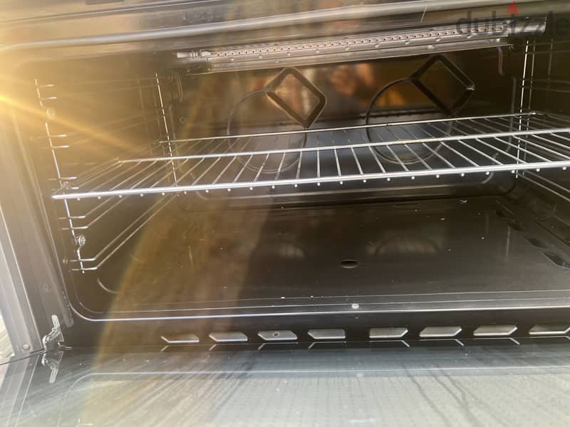 Cooking stove with oven 7