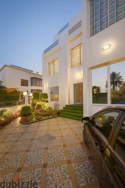 Modern 3 Bed Apartment with 4 Bathrooms – Prime Location