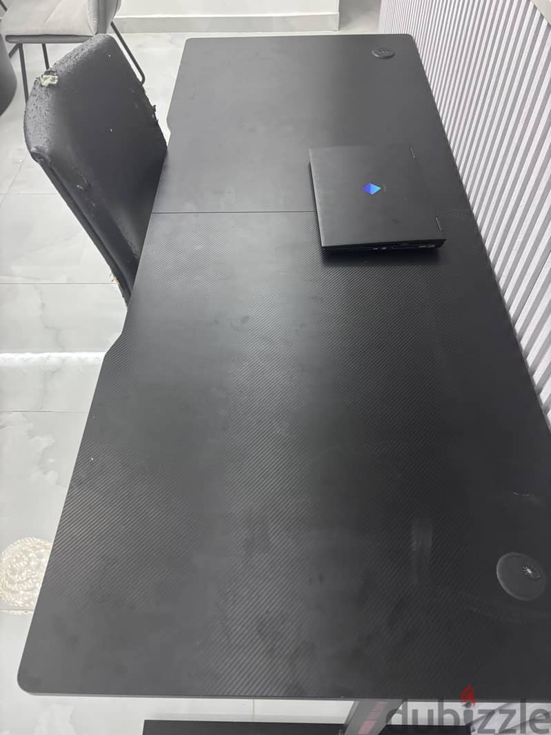 Desk طاولة الألعاب 3