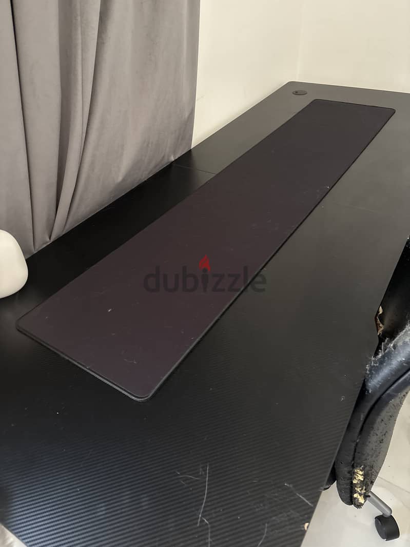 Desk طاولة الألعاب 5