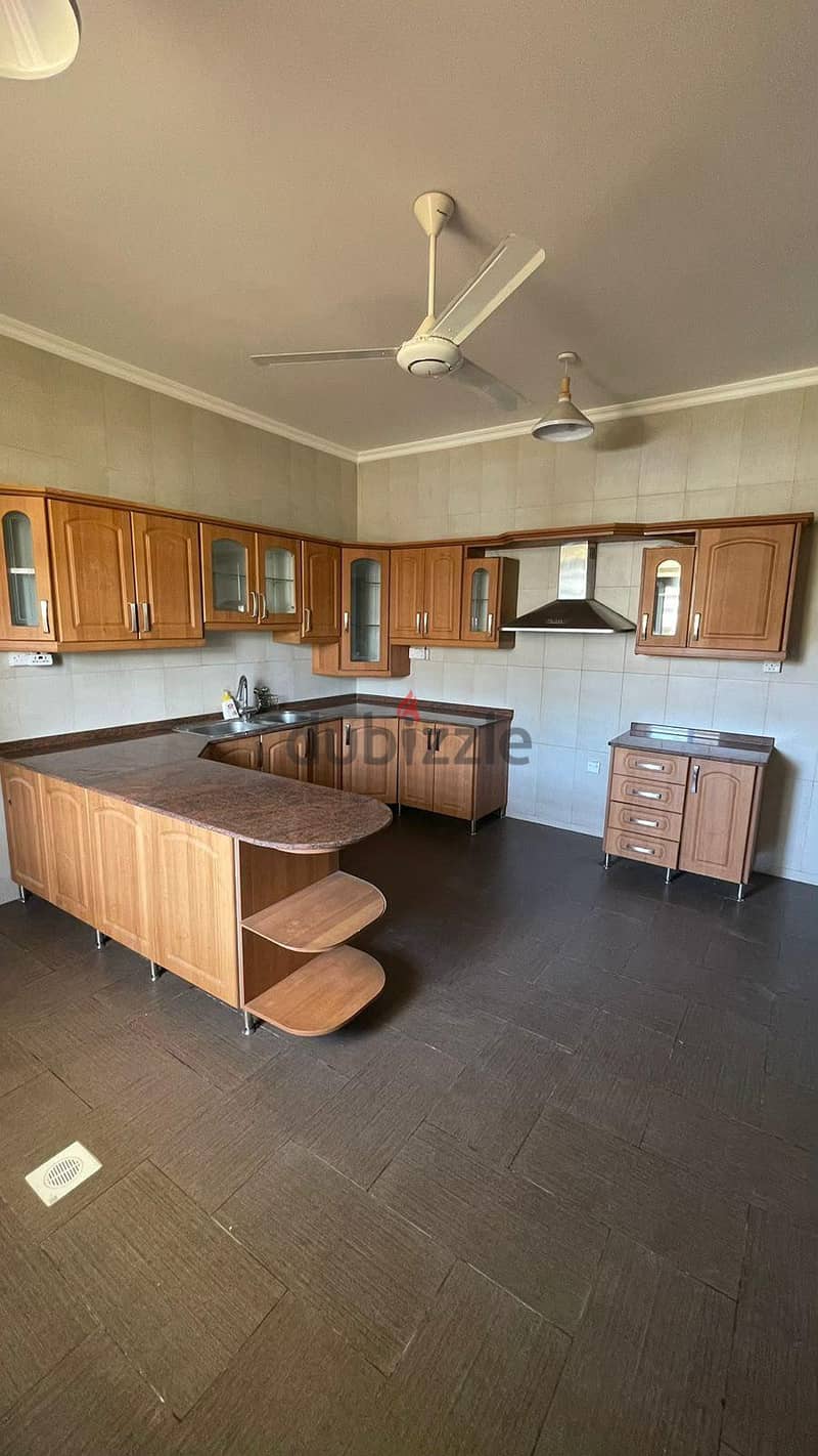 فيلا للإيجار في بوشر  Villa for rent in Bousher 8