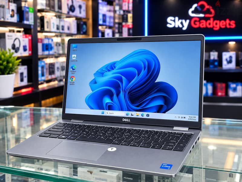 Dell Latitude 5520 Core i5 11th Gen 15.6" Touchscreen in Oman 1