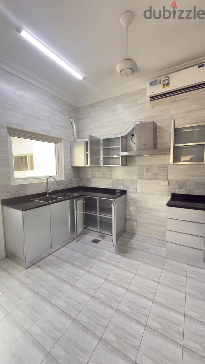 villa for rent in al hail north / فيلا للايجار في الحيل الشمالية 11