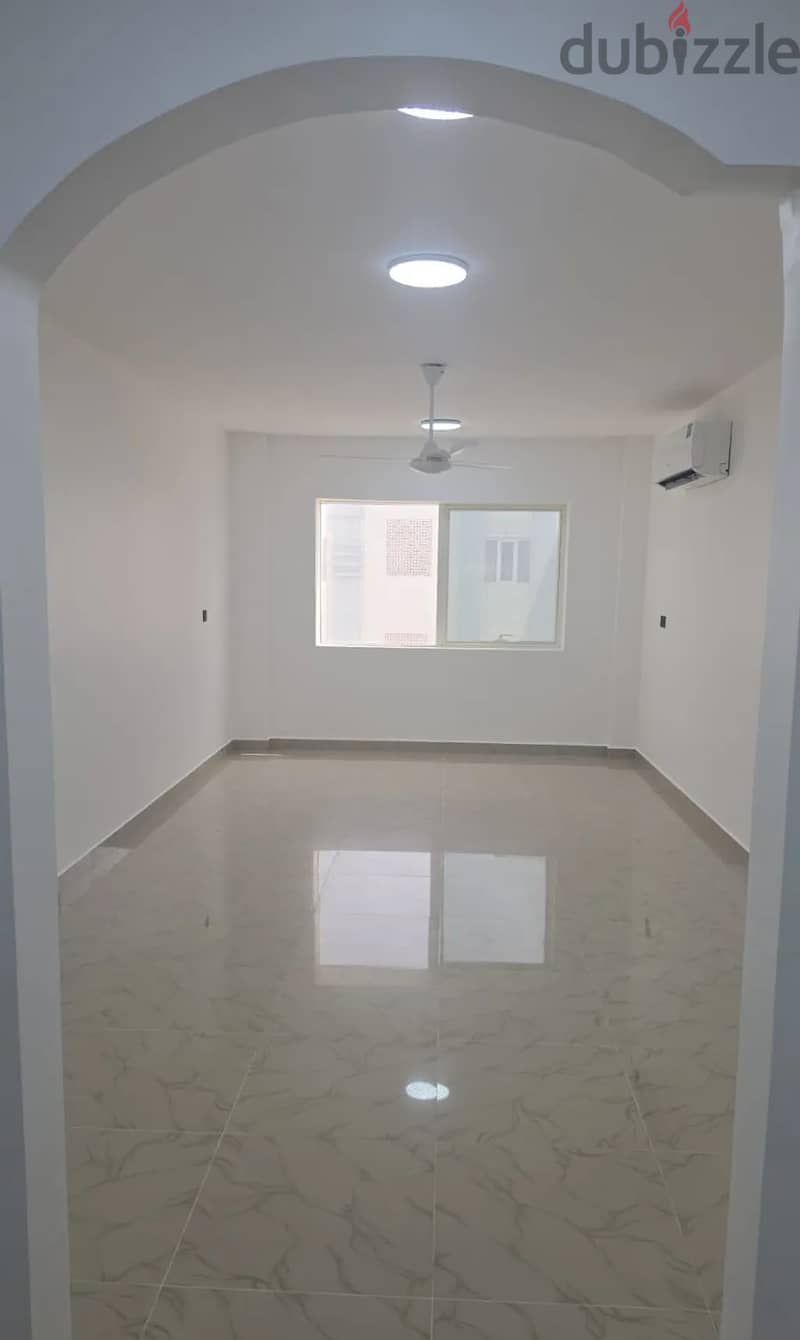  For Rent | Spacious Apartment in Al Maabilah  7