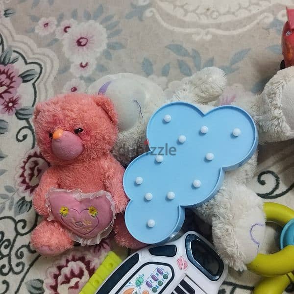 all kitchen items ,,toys,, bag all in 5 riyal 1