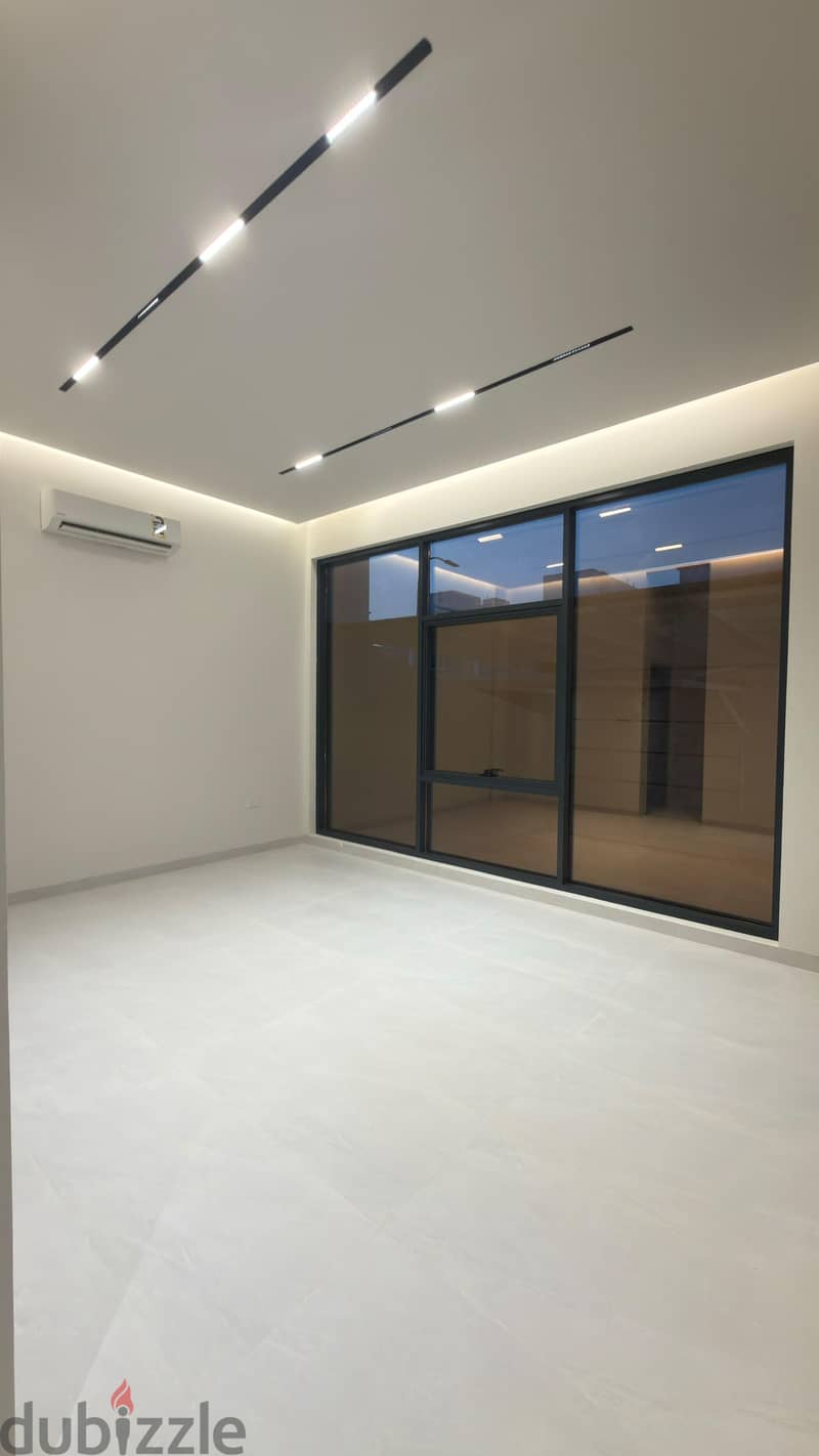 villa for rent in al mawaleh South /فيلا للايجار في الموالح الجنوبية 2