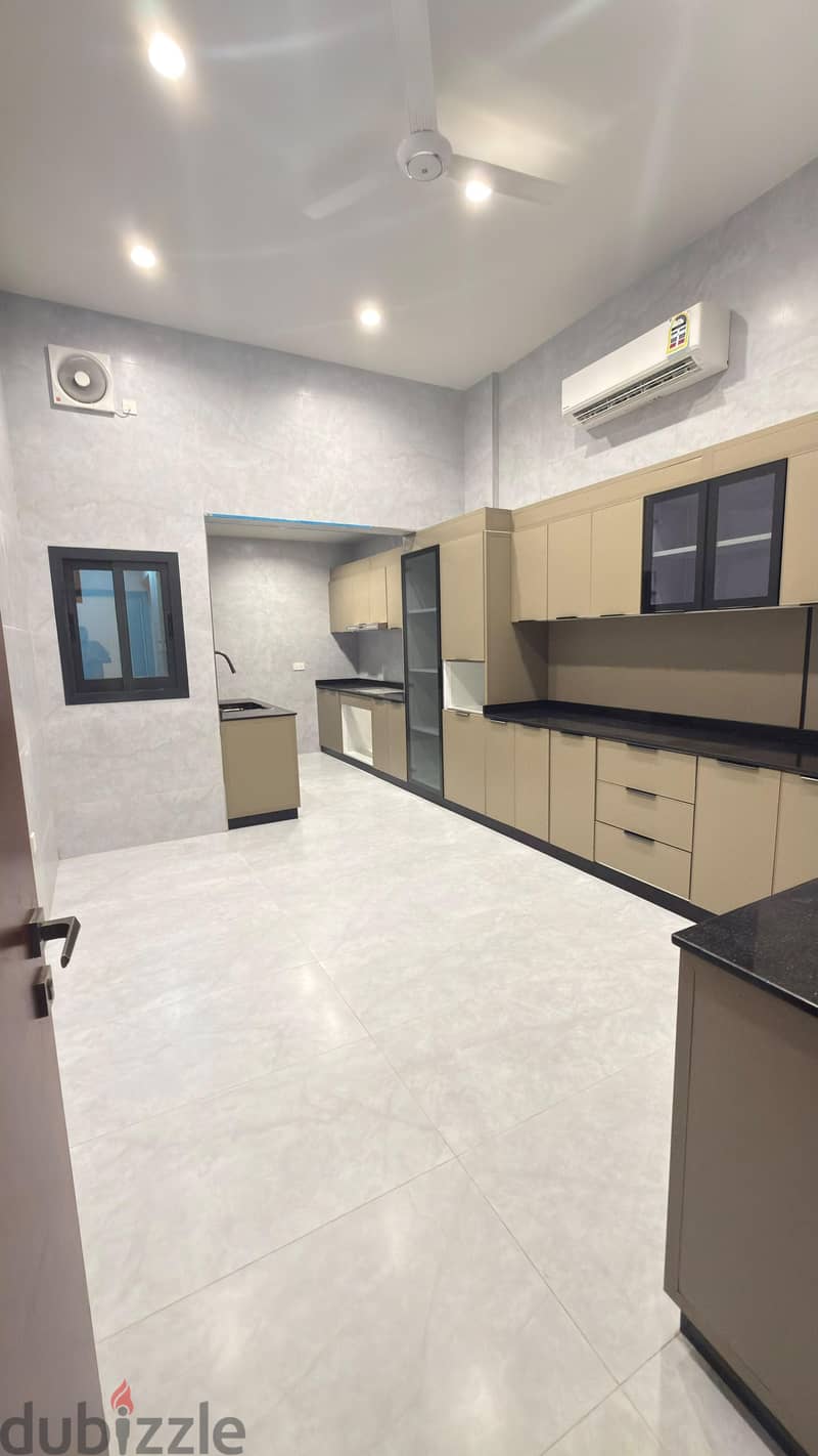 villa for rent in al mawaleh South /فيلا للايجار في الموالح الجنوبية 11