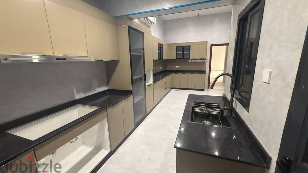 villa for rent in al mawaleh South /فيلا للايجار في الموالح الجنوبية 12