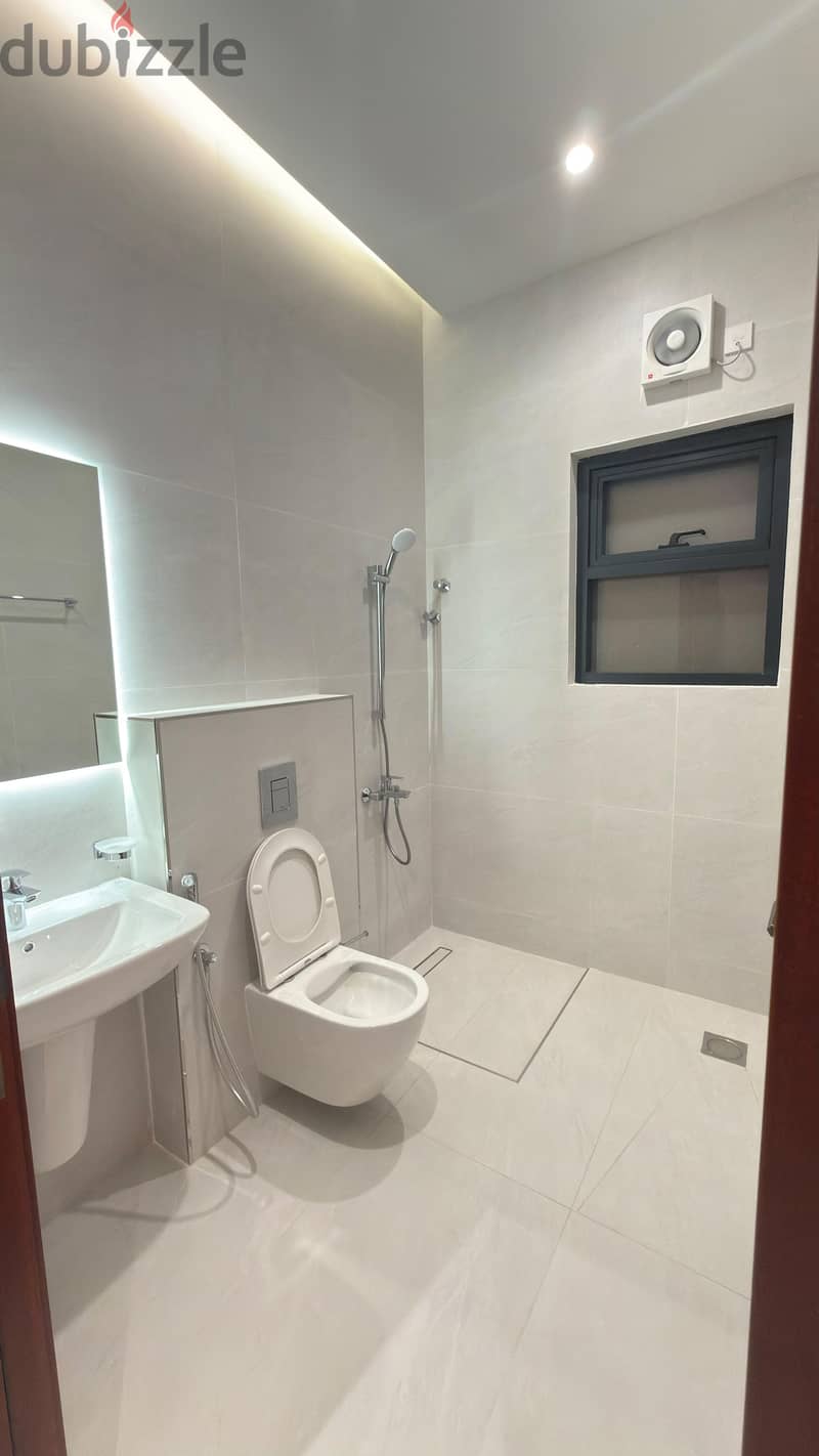 villa for rent in al mawaleh South /فيلا للايجار في الموالح الجنوبية 16