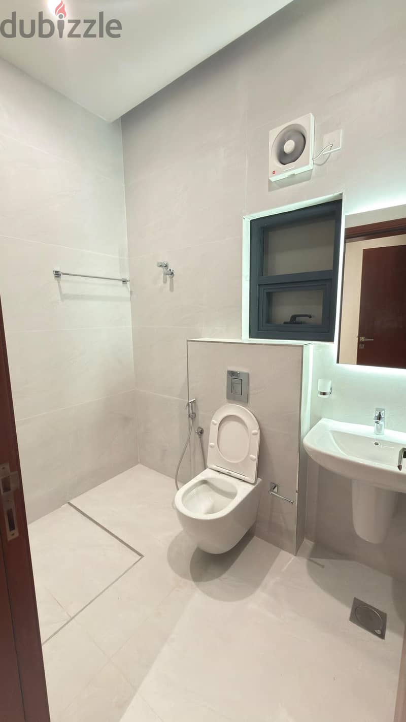 villa for rent in al mawaleh South /فيلا للايجار في الموالح الجنوبية 17
