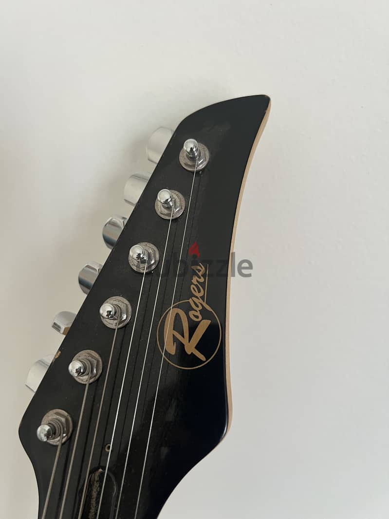 Used Electric Guitar 2