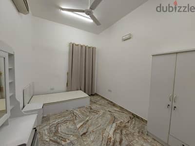 غرفه  للعوائل مع دورة مياه خارجية ف الغبره الجنوبيه Room for rent
