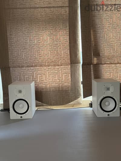Yamaha HS8 Studio Monitors (Pair, White) + Steinberg UR22C Audio Interface – Like New