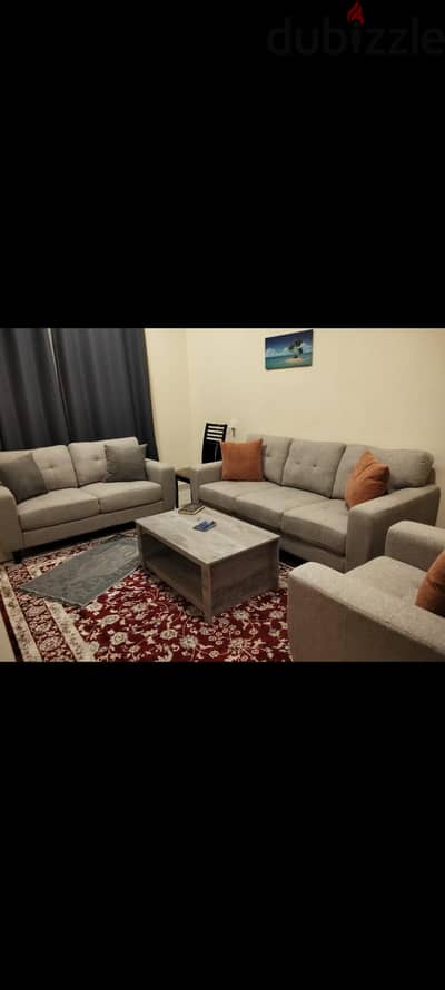 طقم كنب 6 مقاعد +طاوله طعام. dinning table & sofa set