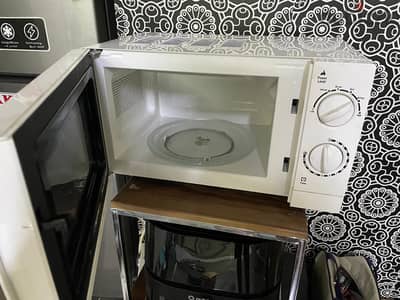 ikon microwave very clean